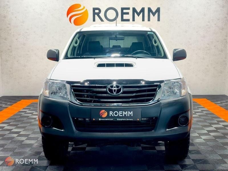 Weiß Gebraucht 2015 Toyota HiLux Abholung | 19.873 € (Fairer Preis) - Bild 1/4