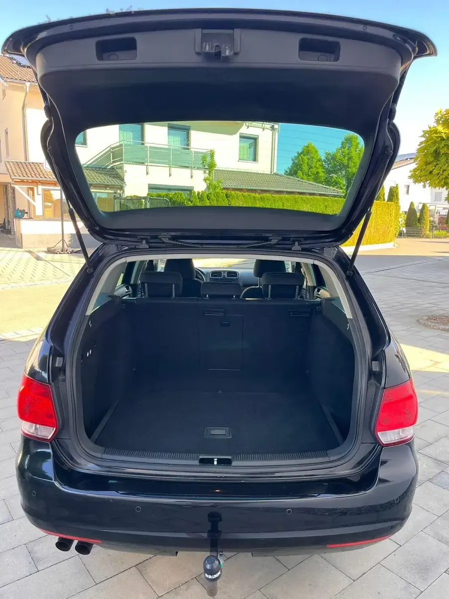 Gebraucht VW Golf VI 122 PS (89 kW) 2011 Schwarz Kleinwagen