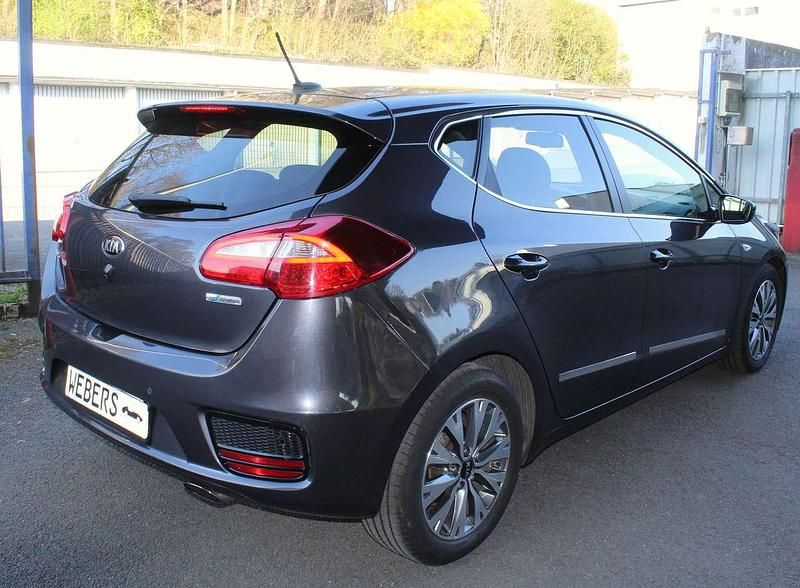 Gebraucht Kia Ceed 135 PS (99 kW) 2017 (e5b) winchestergrau met. Kleinwagen