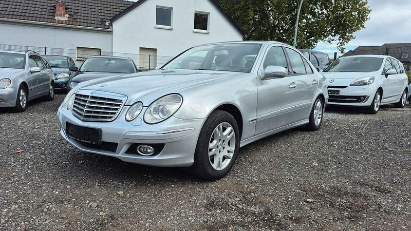 Grau Gebraucht 2007 Mercedes E280 Limousine | 6.590 € (Guter Preis) - Bild 1/4