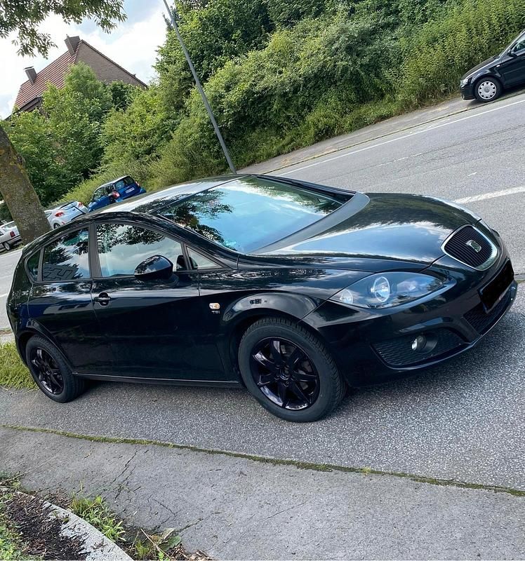 Schwarz Gebraucht 2010 Seat Leon Kleinwagen | 2.800 € (Fairer Preis) - Bild 1/4