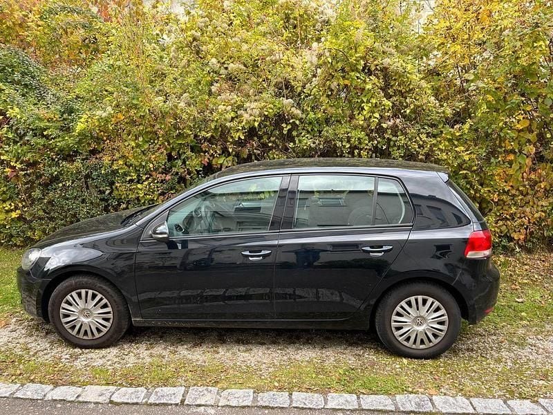 Schwarz Gebraucht 2009 VW Golf VI Trendline Limousine | 1.200 € (Superpreis) - Bild 1/4
