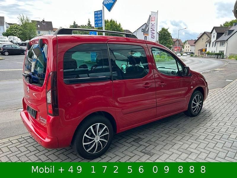 Rot Gebraucht 2017 Citroën Berlingo Shine Van / Kleinbus | 12.999 € (Etwas zu teuer) - Bild 1/4