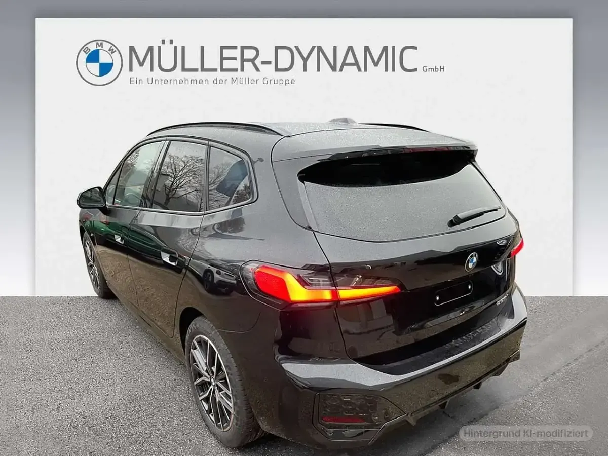 Gebraucht BMW 223 Active Tourer M Sport 204 PS (150 kW) 2024 Saphirschwarz Van / Kleinbus