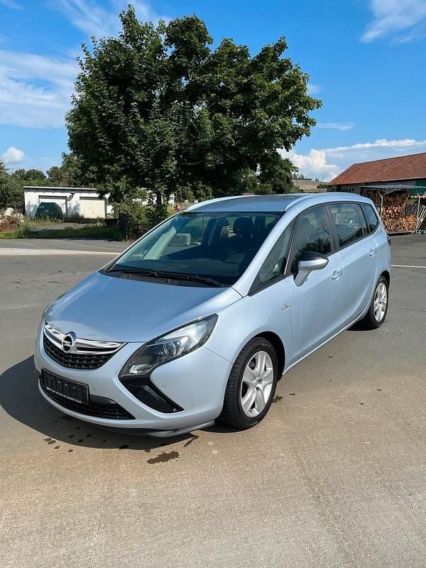 Silber Gebraucht 2016 Opel Zafira Tourer Van / Kleinbus | 9.999 € (Superpreis) - Bild 1/4