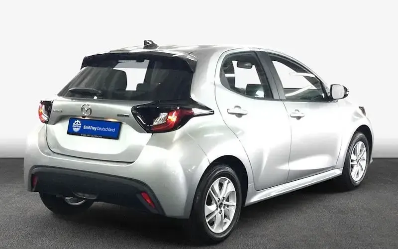 Neu Mazda 2 Center-Line 116 PS (85 kW) 2025 Grau Limousine