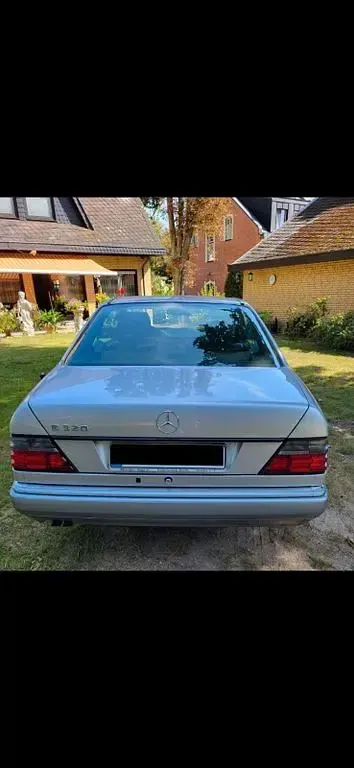 Gebraucht Mercedes E320 220 PS (161 kW) 1994 Silber