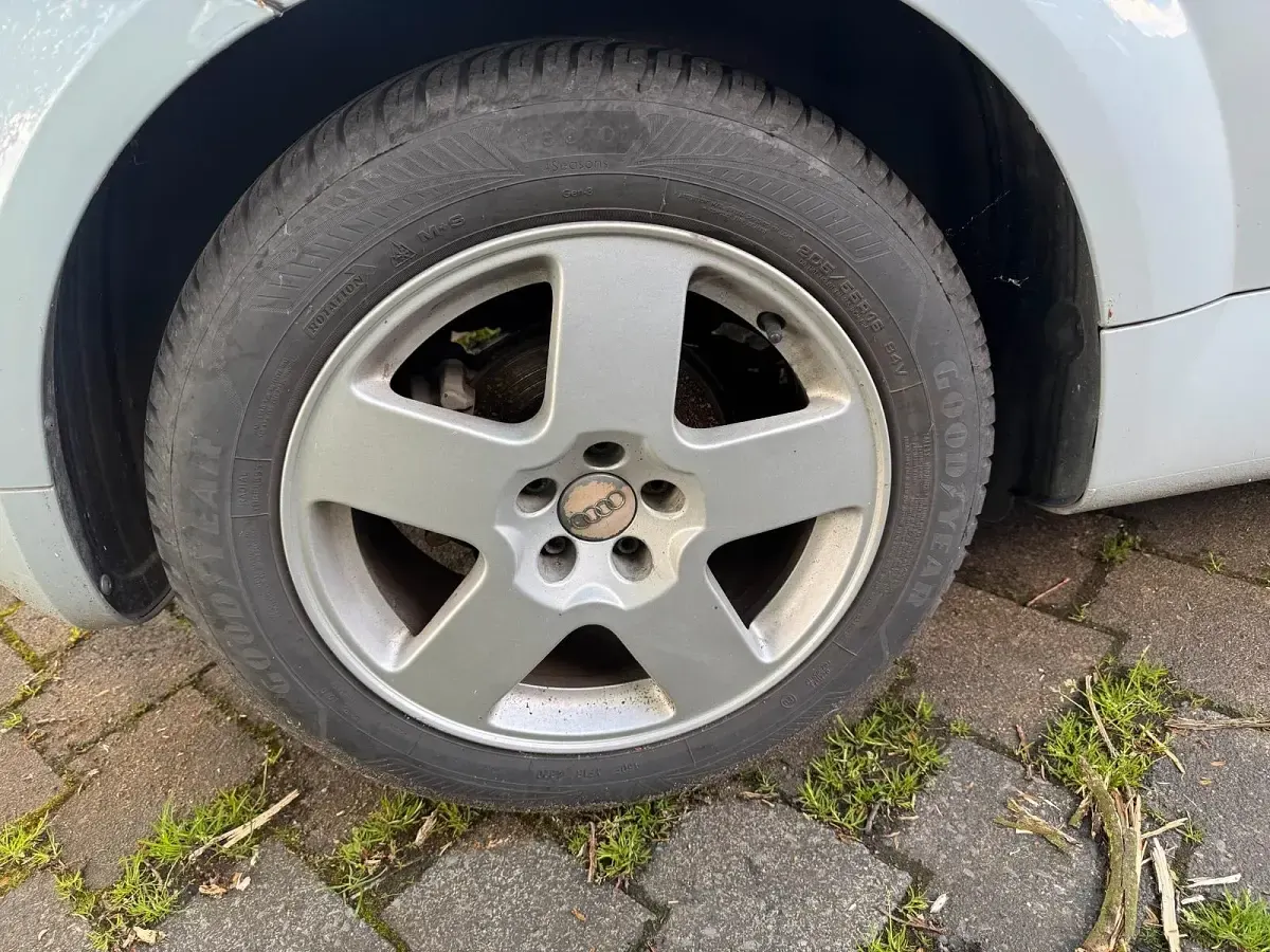 Second-hand Audi TT 181 CP (133 kW) 2000 Argintiu Coupe