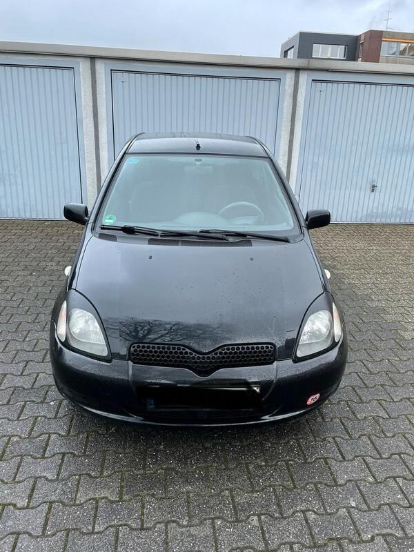 Schwarz Gebraucht 2002 Toyota Yaris Kleinwagen | 1.500 € (Guter Preis) - Bild 1/4