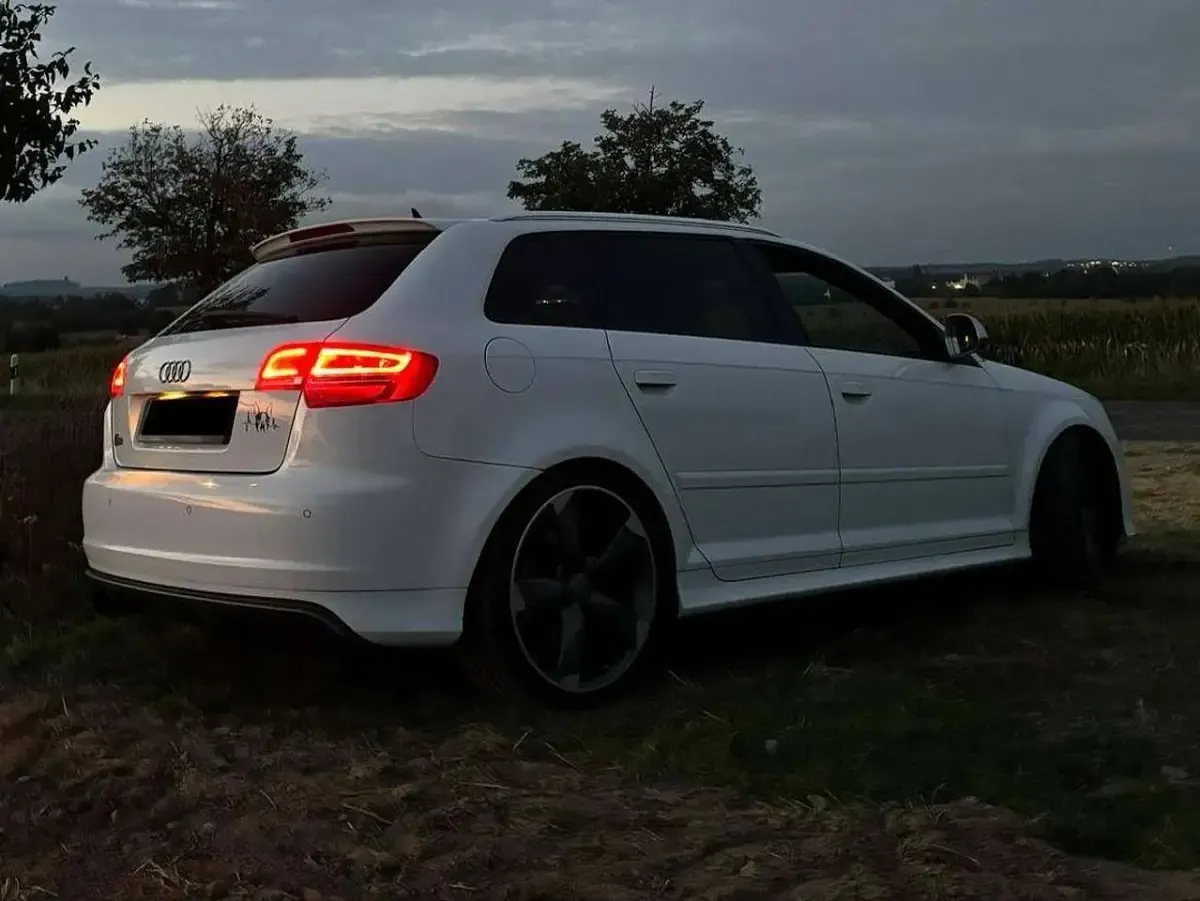 Gebraucht Audi S3 265 PS (194 kW) 2010 Weiß Kleinwagen
