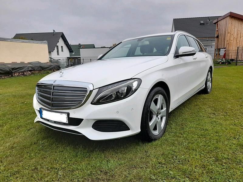 Weiß Gebraucht 2018 Mercedes C180 Kombi | 19.900 € (Guter Preis) - Bild 1/4