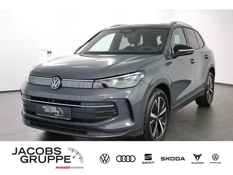 Grau Gebraucht 2024 VW Tiguan Goal SUV | 35.690 € (Guter Preis) - Bild 1/4