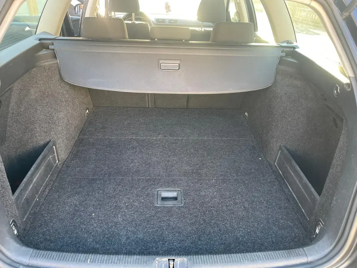 Gebraucht VW Passat 122 PS (89 kW) 2010 Schwarz Kombi