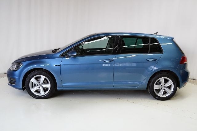 Gebraucht VW Golf VII Comfortline 110 PS (80 kW) 2015 Blau metallic Limousine