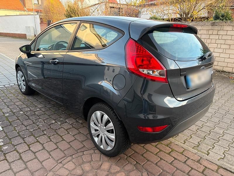Gebraucht Ford Fiesta 82 PS (60 kW) 2009 Grau Kleinwagen