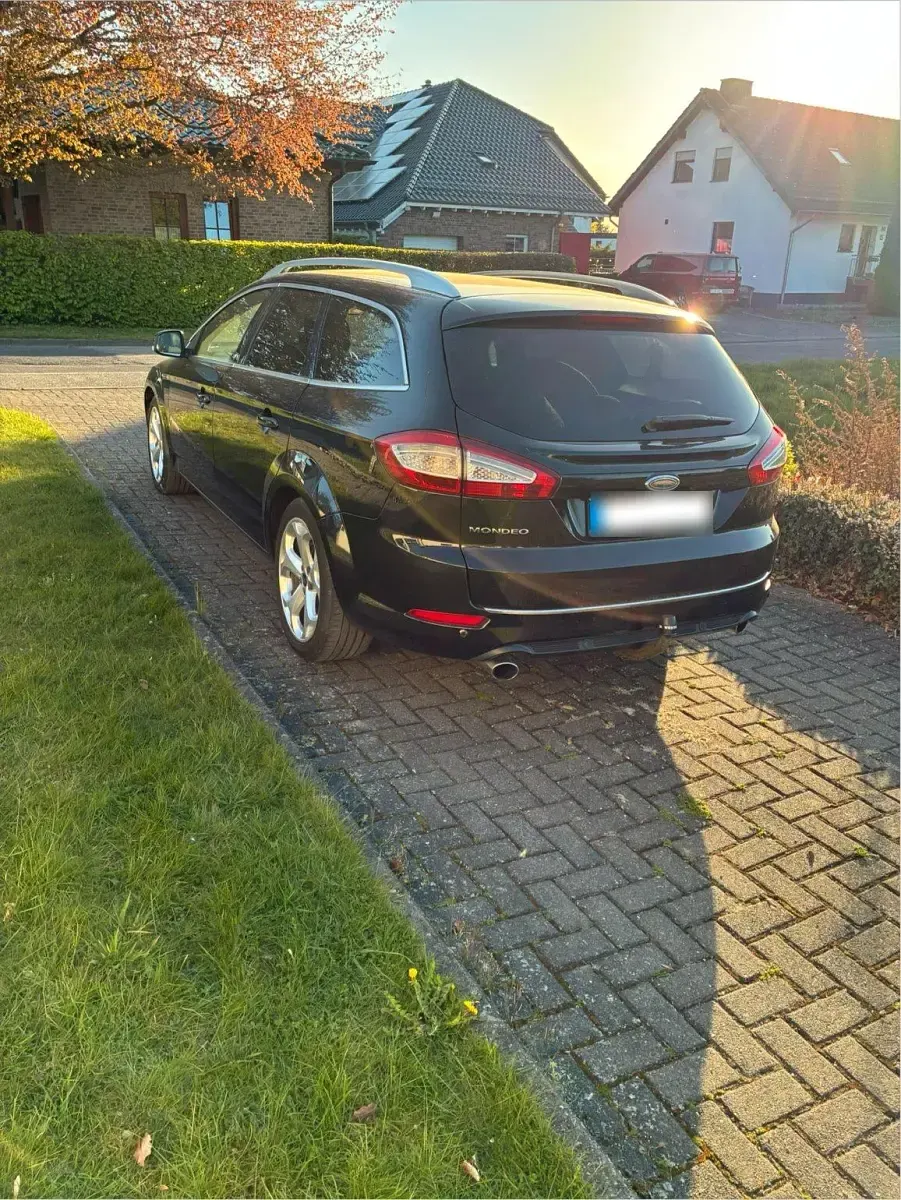 Gebraucht Ford Mondeo 200 PS (147 kW) 2011 Schwarz Kombi