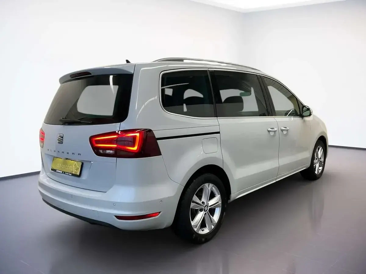 Gebraucht Seat Alhambra XCELLENCE 150 PS (110 kW) 2022 Silber Van / Kleinbus