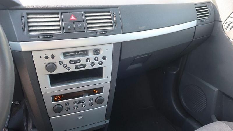 Gebraucht Opel Meriva Cosmo 125 PS (91 kW) 2003 Silber Van / Kleinbus