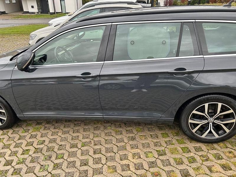 Gebraucht VW Passat Business 150 PS (110 kW) 2019 Grau Kombi