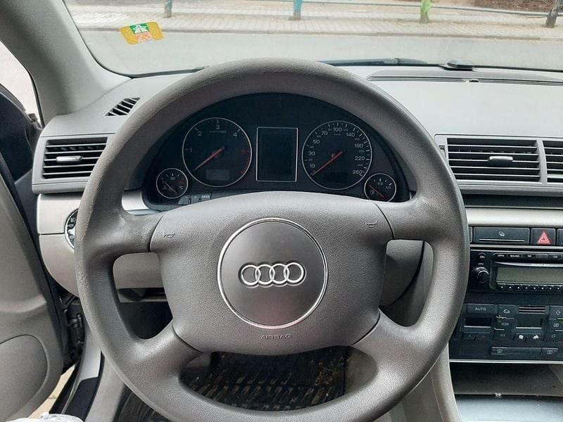 Gebraucht Audi A4 101 PS (74 kW) 2004 Grau Kombi