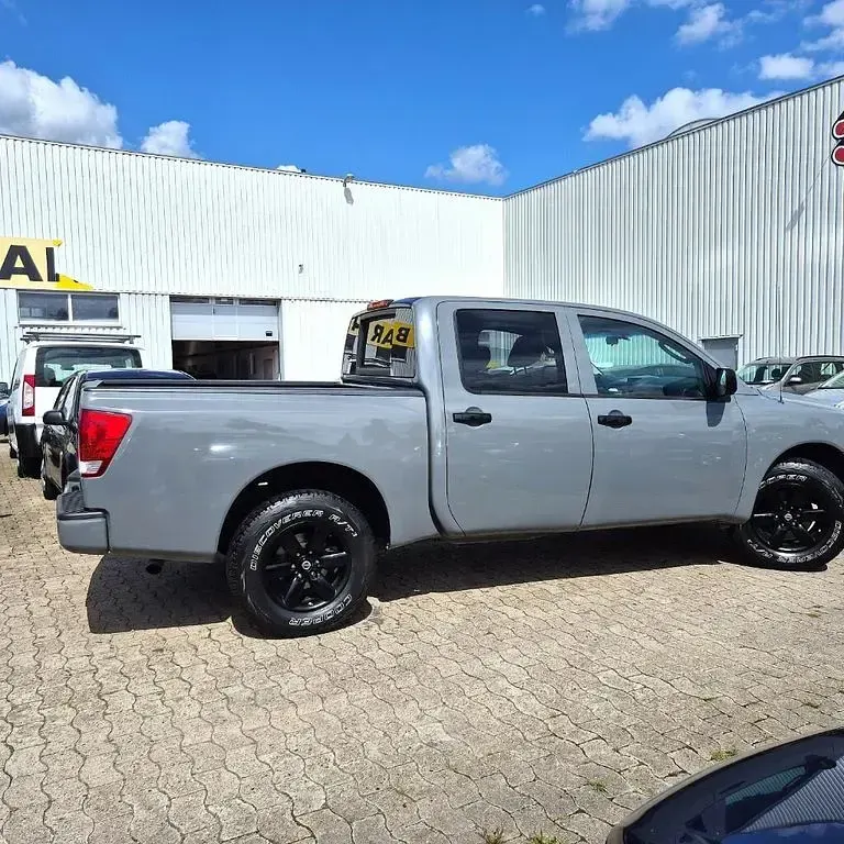 Gebraucht Nissan Titan 305 PS (224 kW) 2011 Schwarz Pickup
