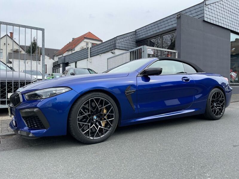 Marina bay blau metallic Gebraucht 2020 BMW M8 Competition Edition Coupé | 91.990 € (Etwas zu teuer) - Bild 1/4