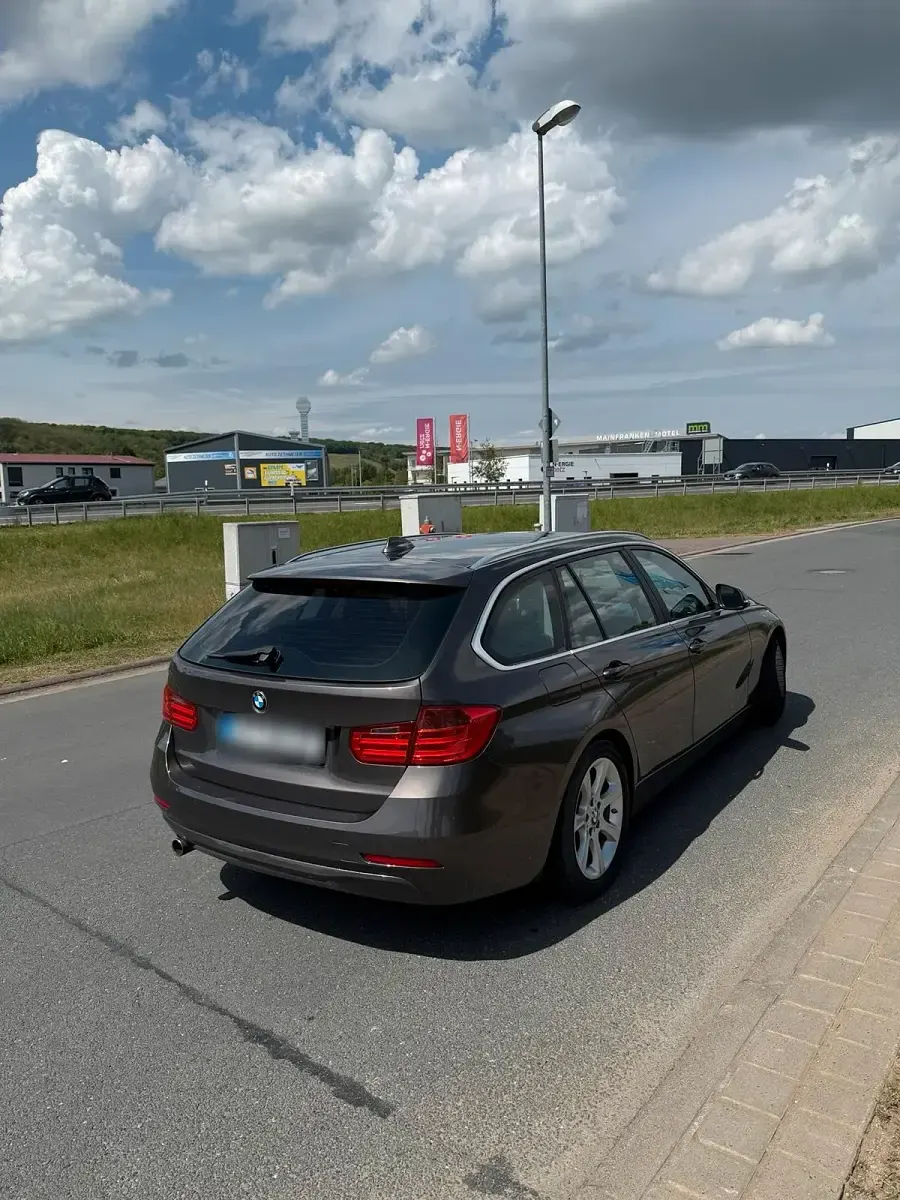 Gebraucht BMW 320 184 PS (135 kW) 2013 Braun Kombi