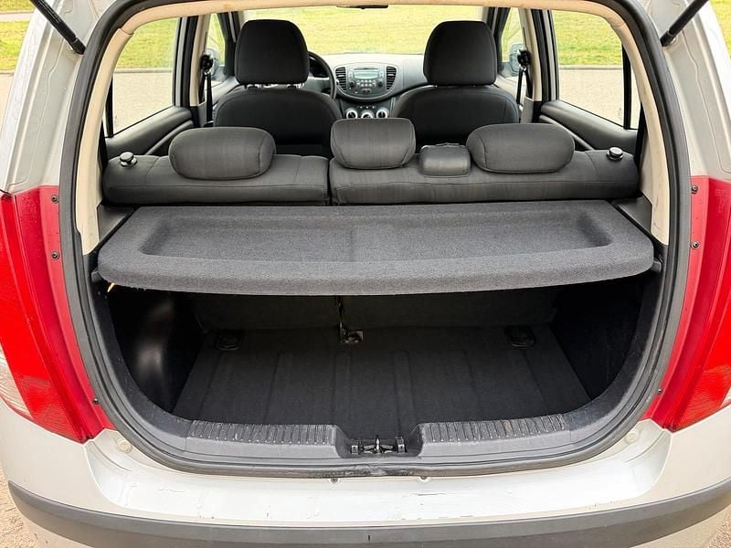 Gebraucht Hyundai i10 67 PS (49 kW) 2009 Silber Kleinwagen