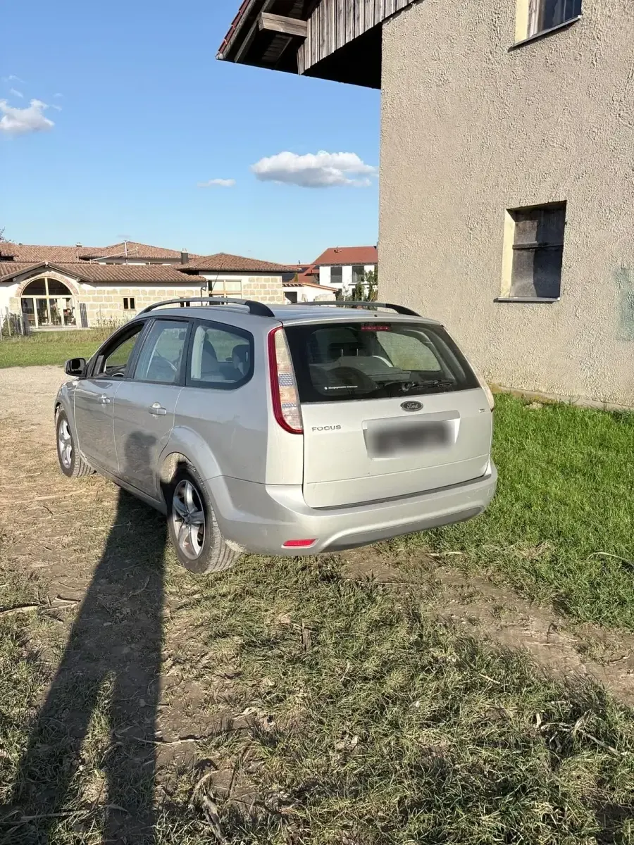 Gebraucht Ford Focus 109 PS (80 kW) 2008 Silber Kombi