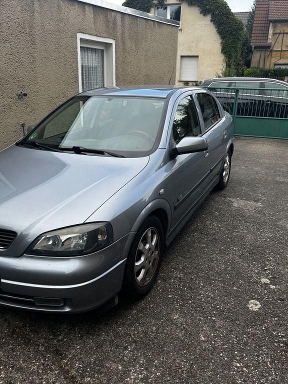 Blau Gebraucht 2002 Opel Astra Comfort Limousine | 1.490 € (Fairer Preis) - Bild 1/4