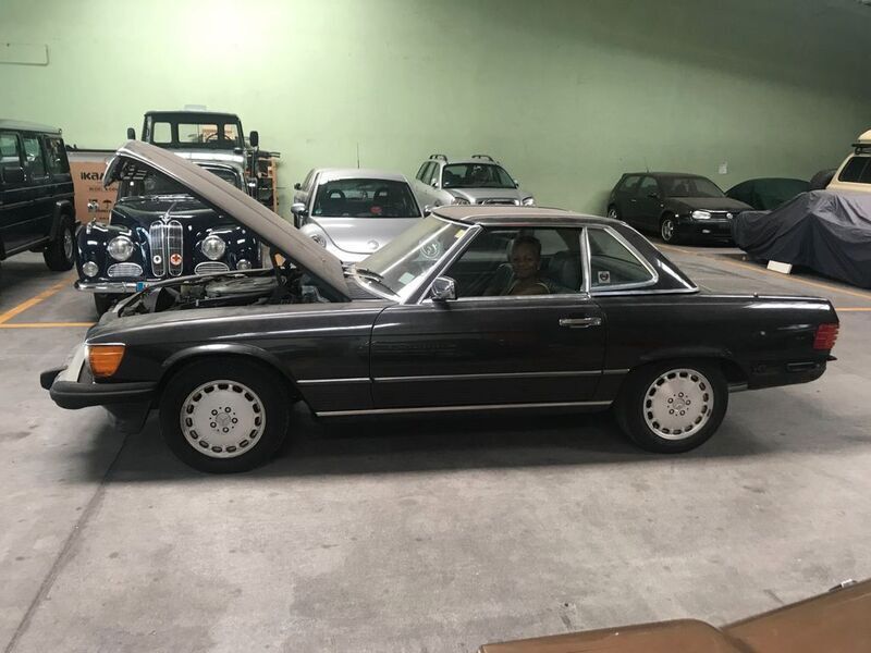 Gebraucht Mercedes 560 231 PS (169 kW) 1987 Schwarz Cabrio