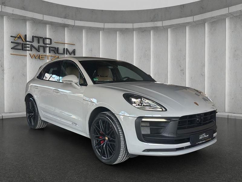 Grau Gebraucht 2024 Porsche Macan GTS Sport SUV | 111.990 € (Etwas zu teuer) - Bild 1/4