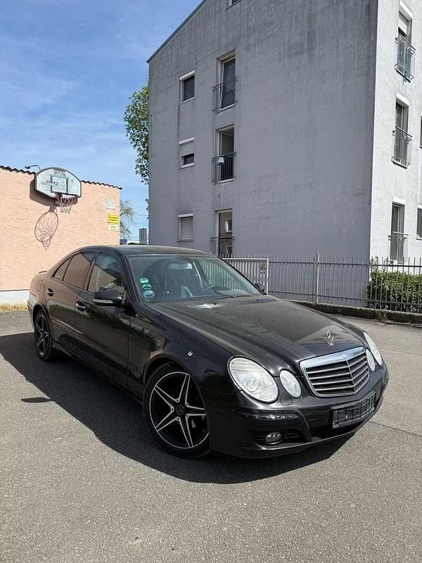 Schwarz Gebraucht 2008 Mercedes E200 Avantgarde Limousine | 4.590 € (Guter Preis) - Bild 1/4