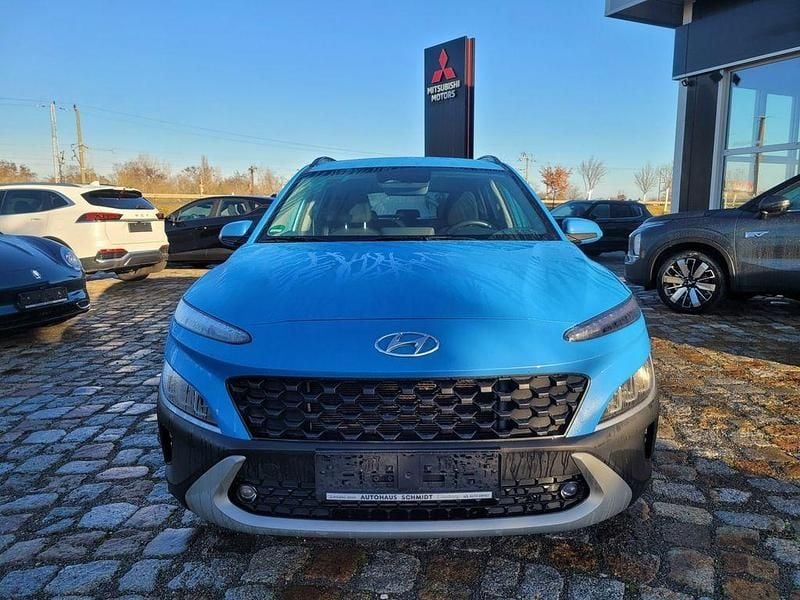 Gebraucht Hyundai Kona Trend 116 PS (85 kW) 2021 Surfy blue / met SUV