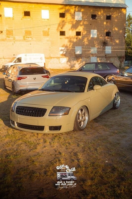 Grün Gebraucht 1998 Audi TT Design Coupé | 6.500 € - Bild 1/4