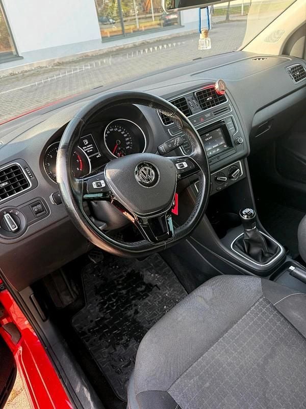 Gebraucht VW Polo 75 PS (55 kW) 2016 Rot Kleinwagen