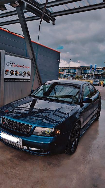 Blau Gebraucht 1997 Audi A4 Basis Limousine | 3.000 € (Etwas zu teuer) - Bild 1/4