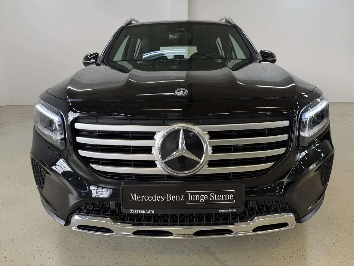 Gebraucht Mercedes GLB200 163 PS (119 kW) 2024 Unilack nachtschwarz SUV