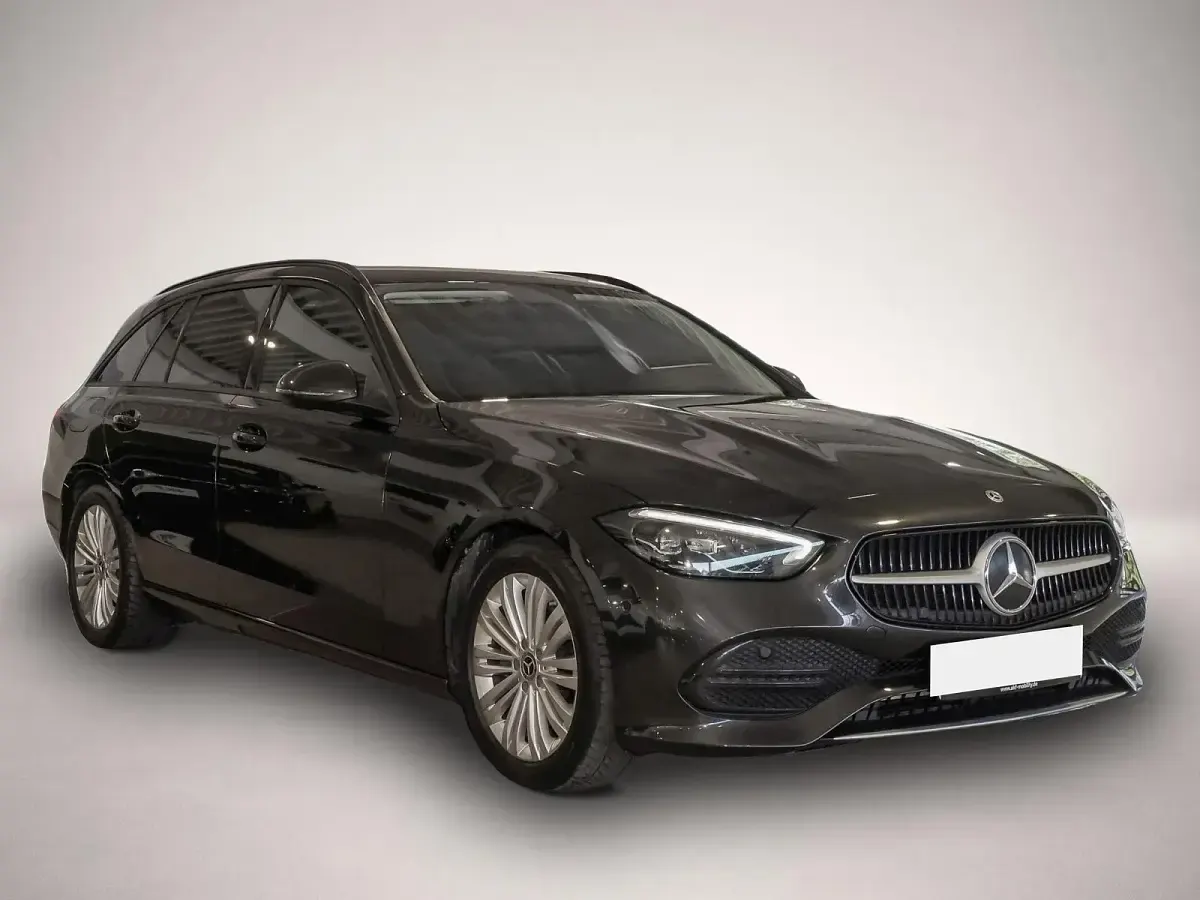 Gebraucht Mercedes C200 163 PS (119 kW) 2023 Manufacturer