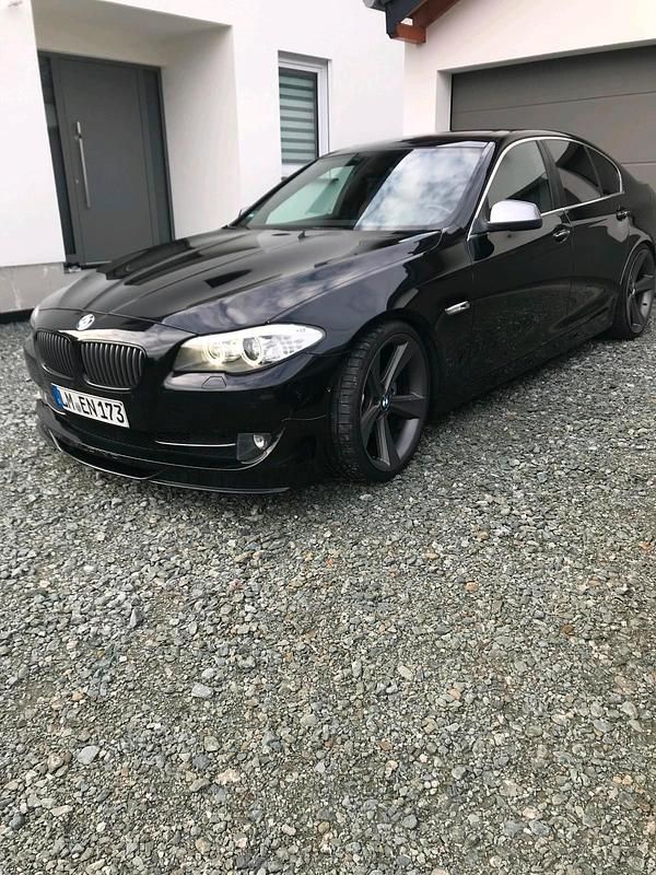Gebraucht BMW 520 184 PS (135 kW) 2010 Schwarz Limousine