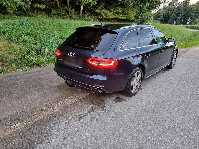 Gebraucht Audi A4 S-Line 245 PS (180 kW) 2015 Blau Kombi