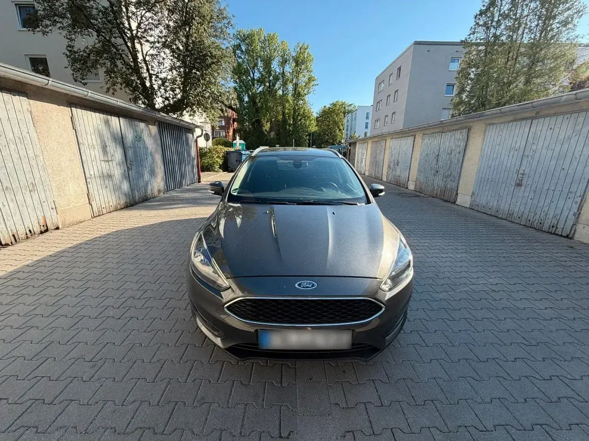 Gebraucht Ford Focus Business Edition 125 PS (91 kW) 2018 Schwarz Limousine