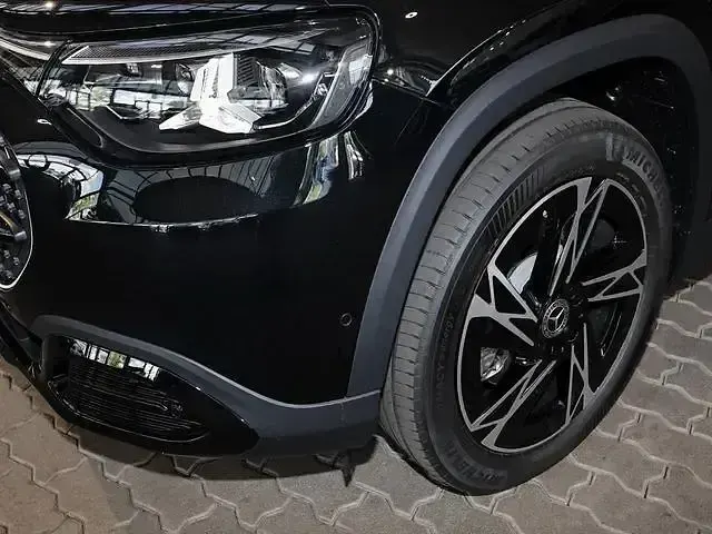 Gebraucht Mercedes GLB200 Progressive 163 PS (119 kW) 2026 Obsidianschwarz SUV