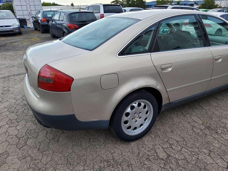 Second-hand Audi A6 165 CP (121 kW) 2000 Maro Berlinǎ