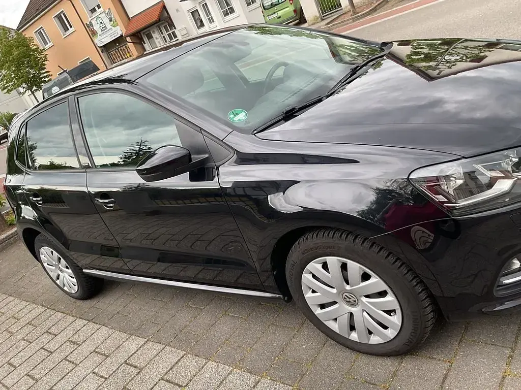 Gebraucht VW Polo Allstar 75 PS (55 kW) 2016 Schwarz Limousine