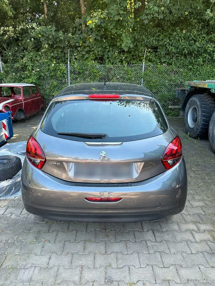 Gebraucht Peugeot 208 Style 82 PS (60 kW) 2017 Grau Kleinwagen