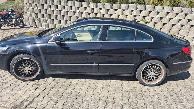 Second-hand VW CC 211 CP (155 kW) 2011 Negru Berlinǎ