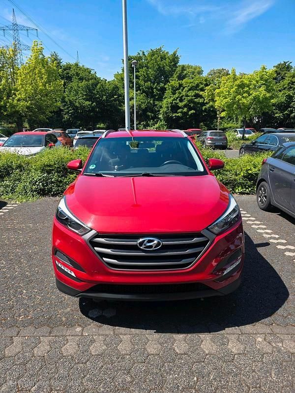 Rot Gebraucht 2018 Hyundai Tucson SUV | 13.200 € (Guter Preis) - Bild 1/4