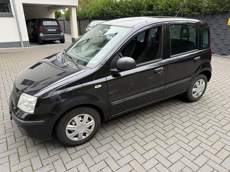 Schwarz Gebraucht 2010 Fiat Panda Kleinwagen | 1.800 € - Bild 1/4