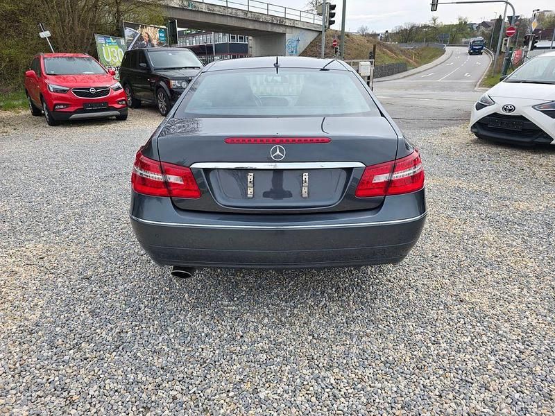 Second-hand Mercedes E250 204 CP (150 kW) 2010 Gri Coupe